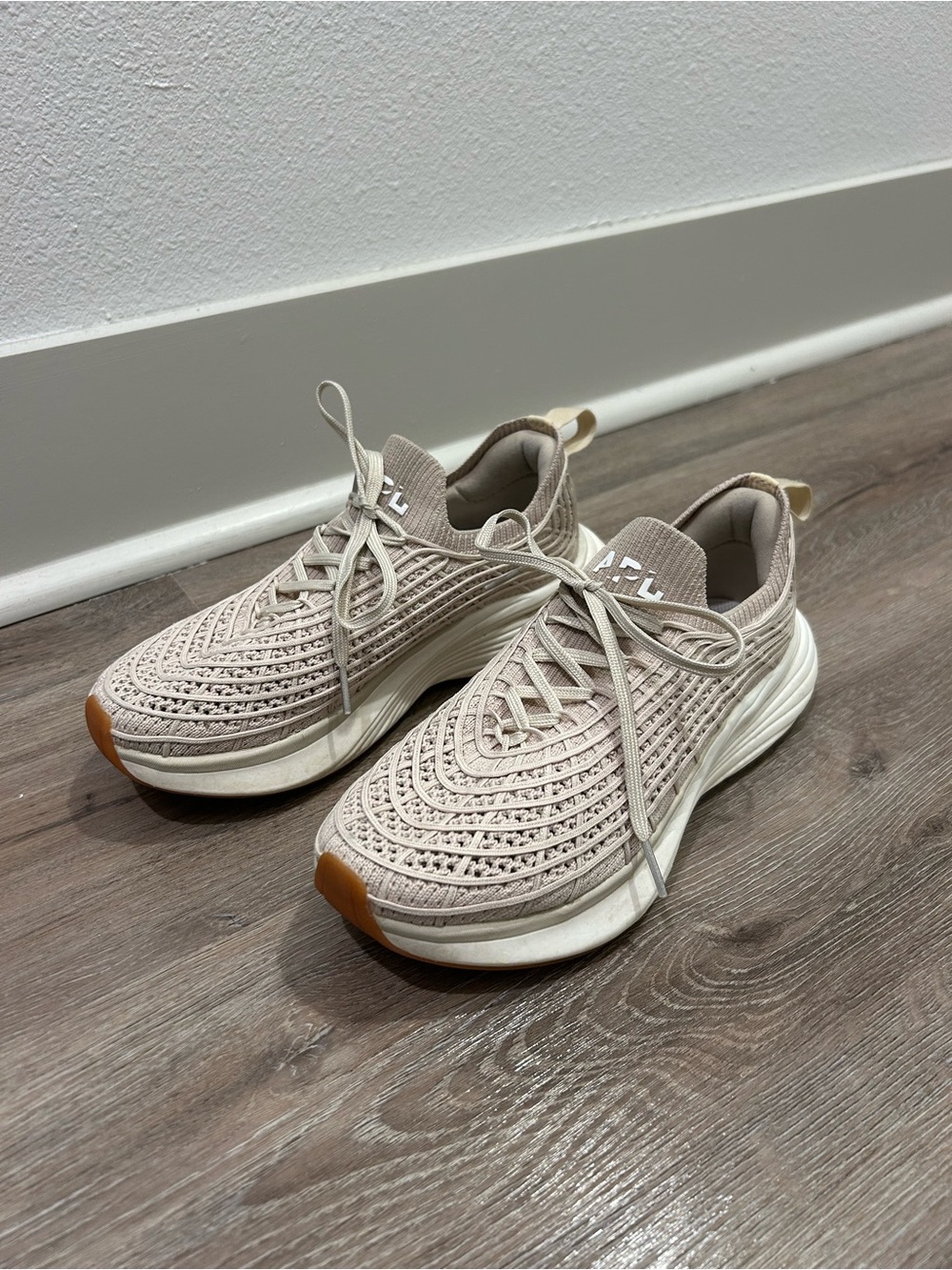 APL Women’s Zipline Size 6.5